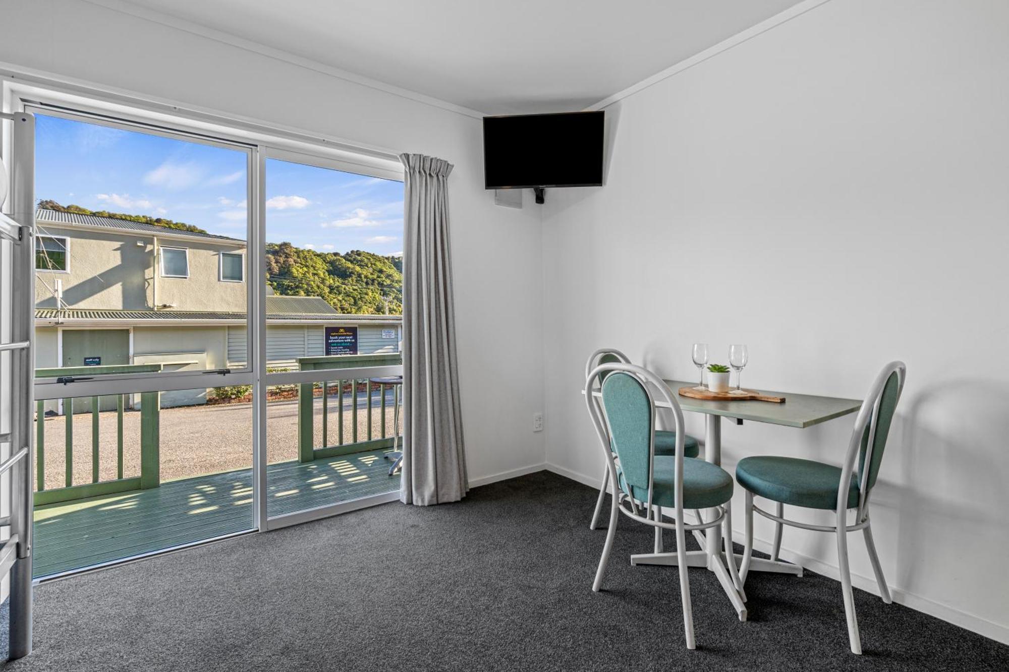 Tasman Holiday Parks Picton Exterior photo A typical studio apartment